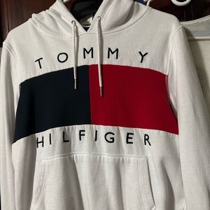 Women’s size medium Tommy Hilfiger sweatshirt, white hoodie